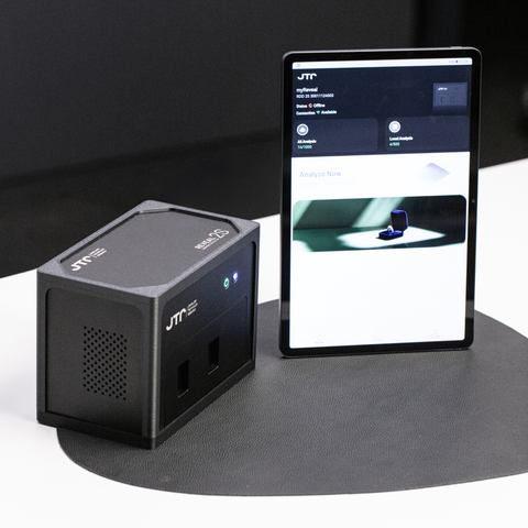 Reveal Diamond Detector 2S - Compact, Portable diamond verification instrument which detects 100% Lab-grown diamonds and also diamond simulants like CZ and Moissanite